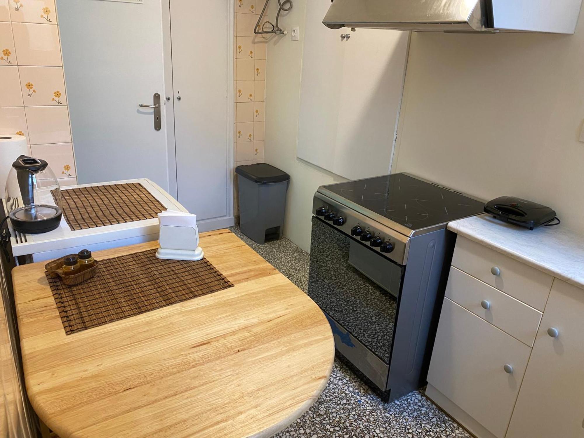 Spacious 2 Bedroom Apartment Downtown Athens - Explore Center By Foot Экстерьер фото